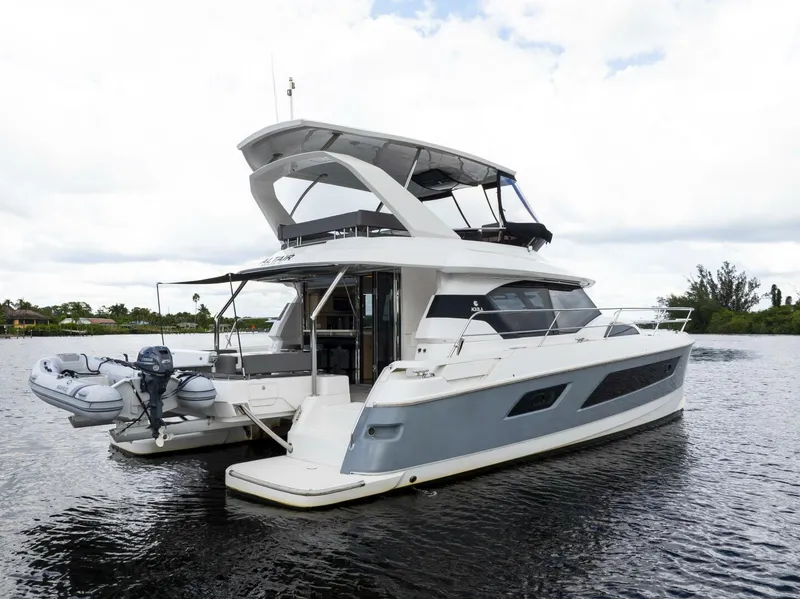 Slide: The Image of Aquila 44 2019 - 5843069