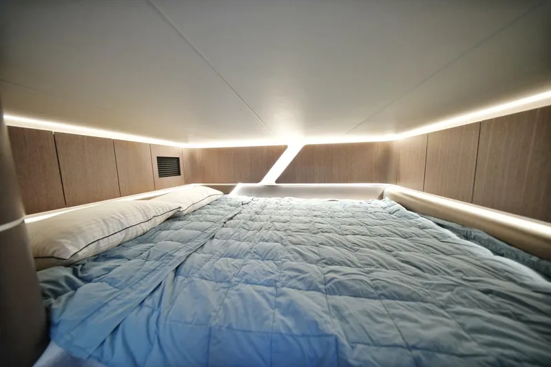 Slide: The Image of Galeon 32 2023 - 5843140