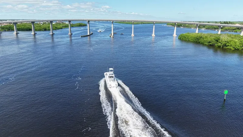 Slide: The Image of TideLine Boats 365 OFFSHORE 2020 - 5843323