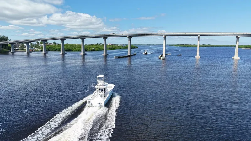 Slide: The Image of TideLine Boats 365 OFFSHORE 2020 - 5843324