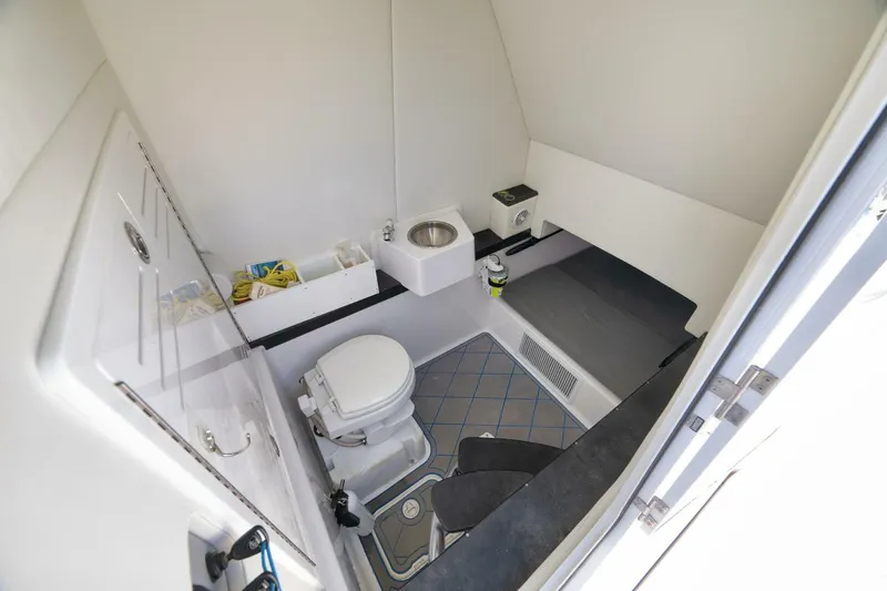 Slide: The Image of Front Runner 36CC 2022 - 5867750