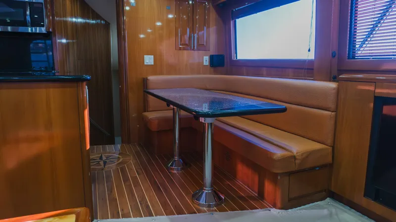 Slide: The Image of 2001 Hatteras 60 Convertible - Sinyorita Salada - 5980443