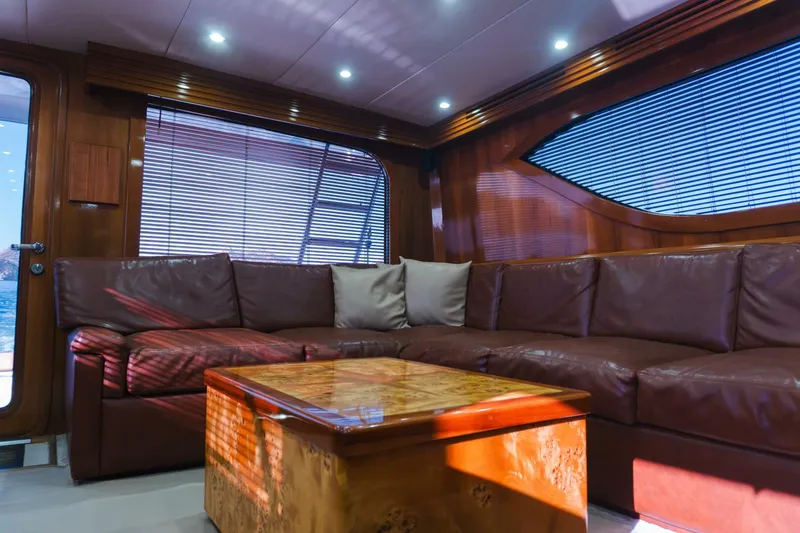 Slide: The Image of 2001 Hatteras 60 Convertible - Sinyorita Salada - 5980447