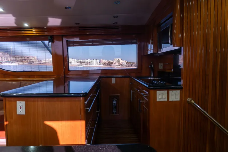 Slide: The Image of 2001 Hatteras 60 Convertible - Sinyorita Salada - 5980450