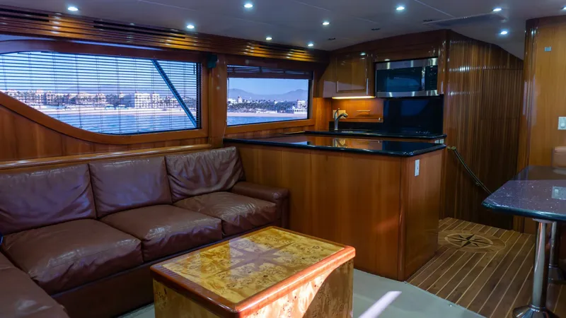 Slide: The Image of 2001 Hatteras 60 Convertible - Sinyorita Salada - 5980454