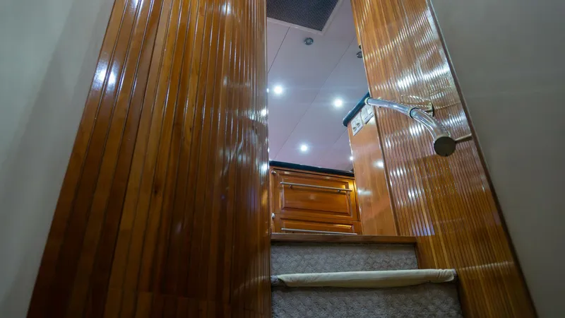 Slide: The Image of 2001 Hatteras 60 Convertible - Sinyorita Salada - 5980456