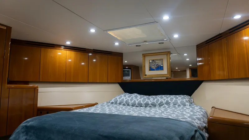 Slide: The Image of 2001 Hatteras 60 Convertible - Sinyorita Salada - 5980464