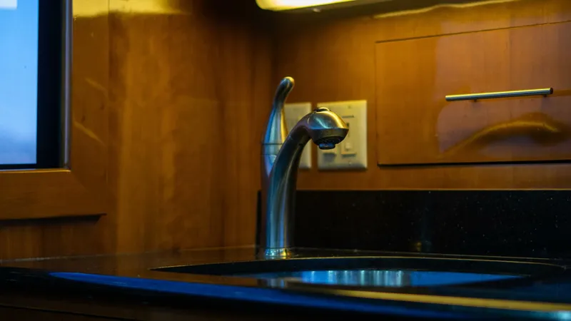 Slide: The Image of 2001 Hatteras 60 Convertible - Sinyorita Salada - 5980466