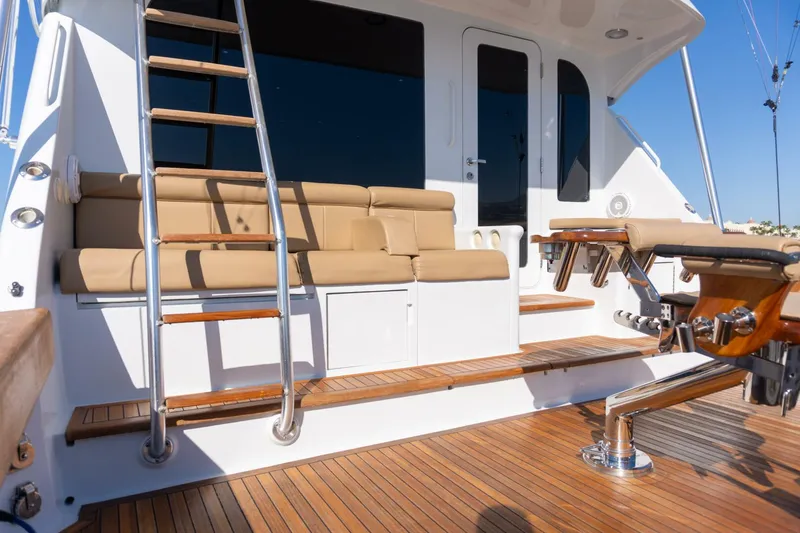 Slide: The Image of 2001 Hatteras 60 Convertible - Sinyorita Salada - 5980485