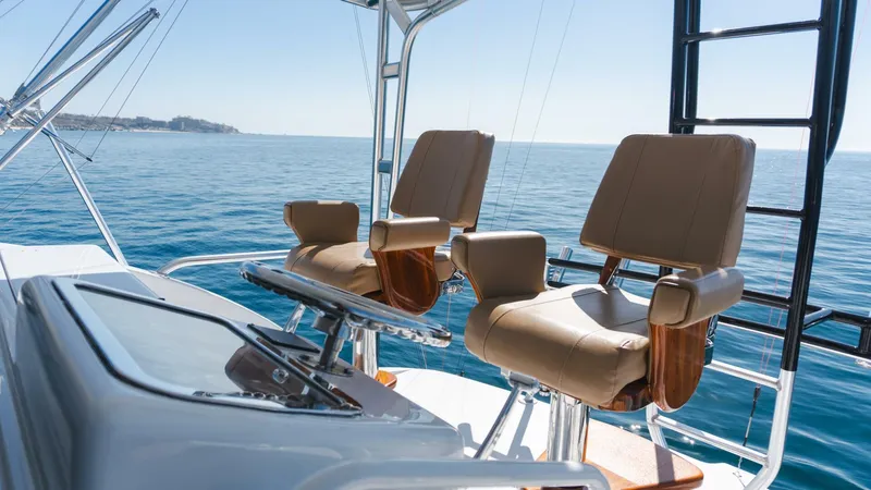 Slide: The Image of 2001 Hatteras 60 Convertible - Sinyorita Salada - 5980504