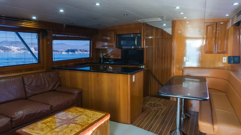 Slide: The Image of 2001 Hatteras 60 Convertible - Sinyorita Salada - 5980434