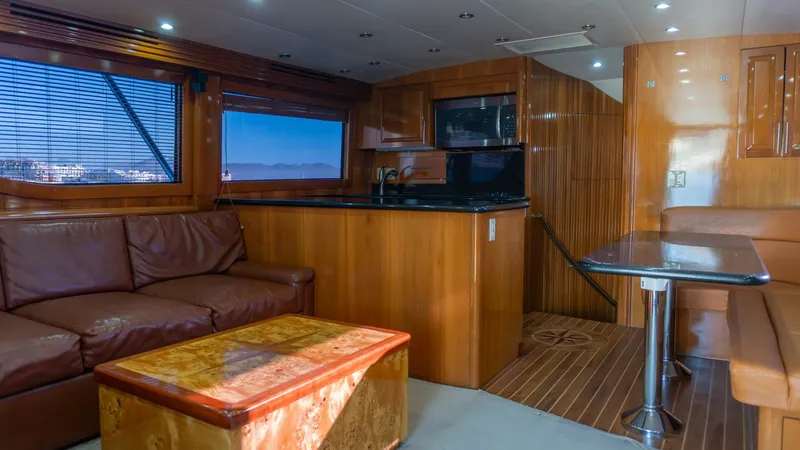 Slide: The Image of 2001 Hatteras 60 Convertible - Sinyorita Salada - 5980435