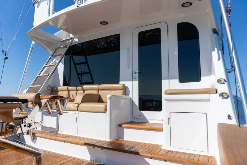 Slide: The Image of 2001 Hatteras 60 Convertible - Sinyorita Salada - 6424856