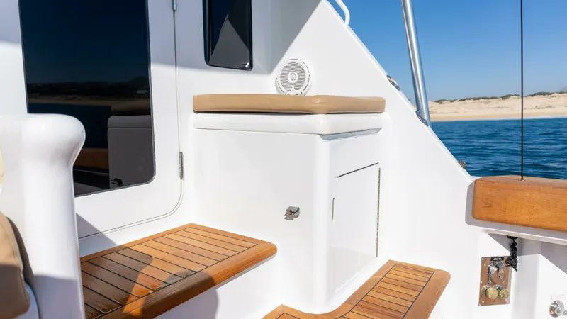 Slide: The Image of 2001 Hatteras 60 Convertible - Sinyorita Salada - 6424858