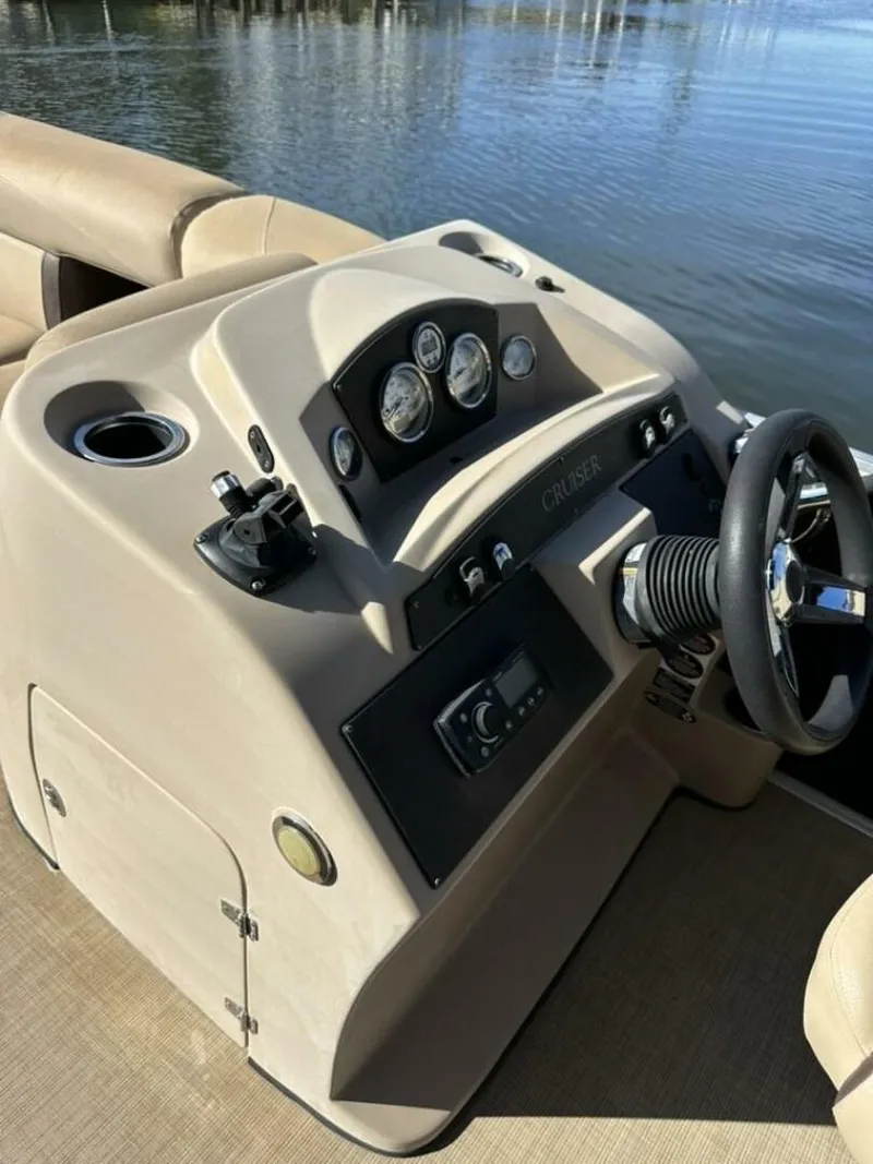 Slide: The Image of Harris 220 Cruiser Tritoon 2017 - 5843907