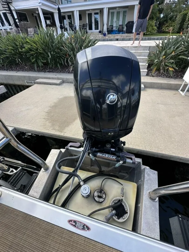 Slide: The Image of Harris 220 Cruiser Tritoon 2017 - 5843923