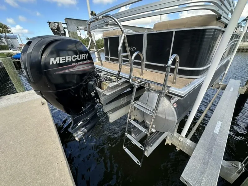 Slide: The Image of Harris 220 Cruiser Tritoon 2017 - 5843926