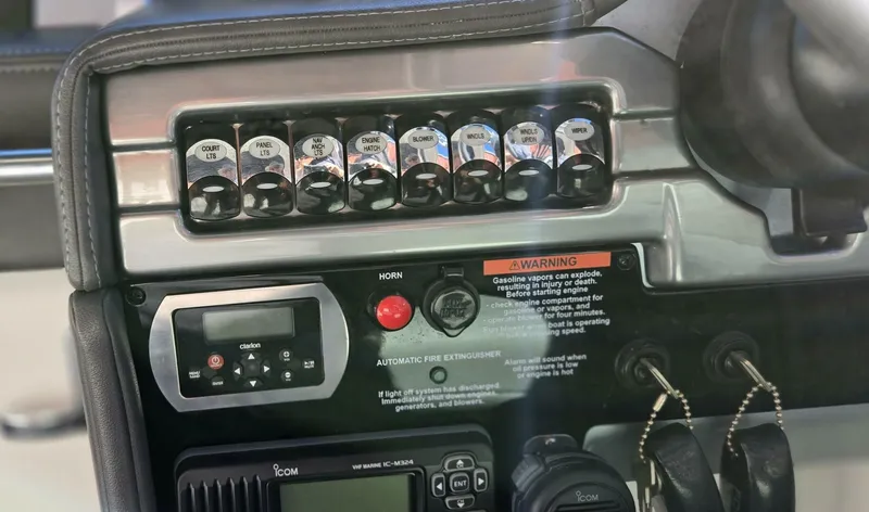 Slide: The Image of Formula 330 Crossover Bowrider 2016 - 5843951