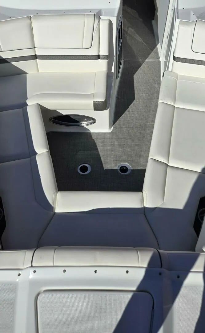 Slide: The Image of Formula 330 Crossover Bowrider 2016 - 5843962