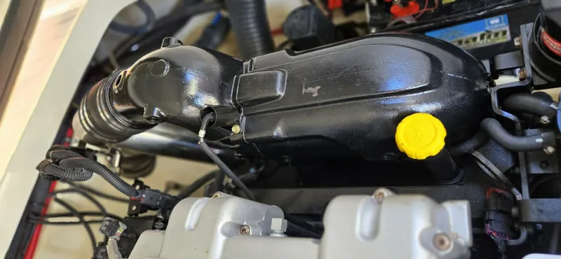 Slide: The Image of Formula 330 Crossover Bowrider 2016 - 5843943