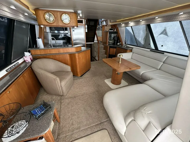 Slide: The Image of 47' Bayliner salon forward - 5852260