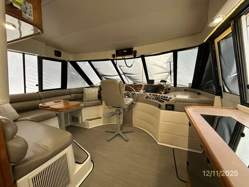 Slide: The Image of 47' Bayliner pilothouse forward - 5852241