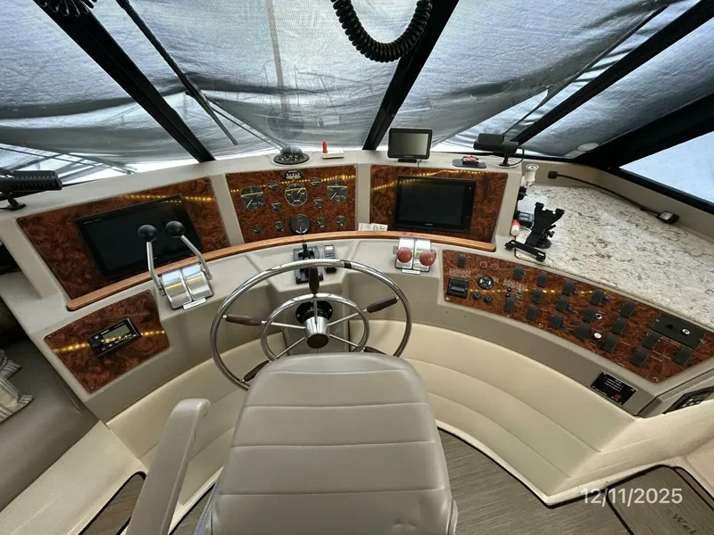 Slide: The Image of 47' Bayliner pilothouse helm2 - 5852243