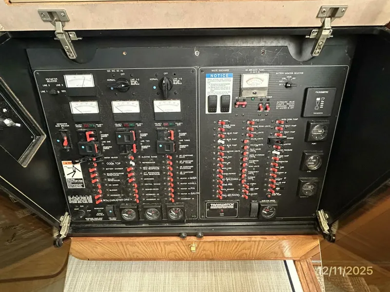 Slide: The Image of 47' Bayliner electrical panel - 5852209