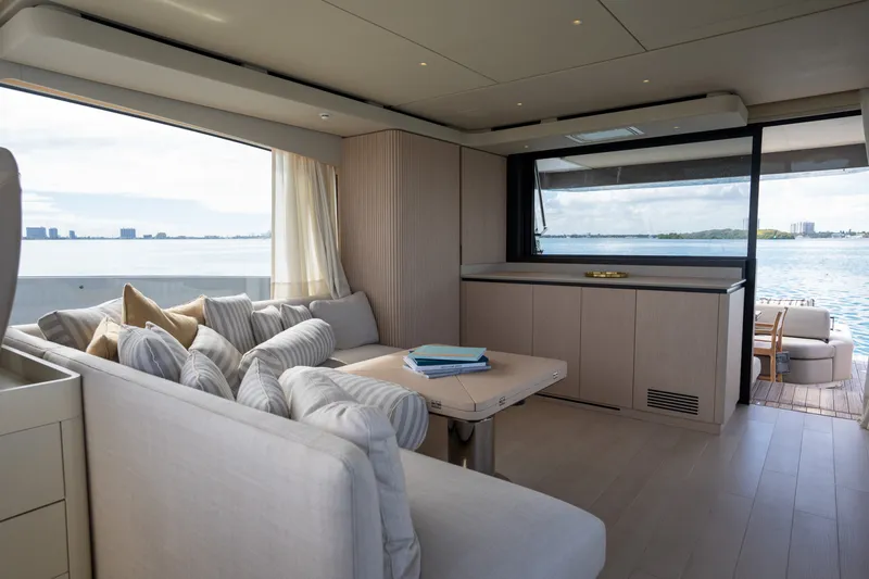 Slide: The Image of Azimut Seadeck 6 2026 - 5899304
