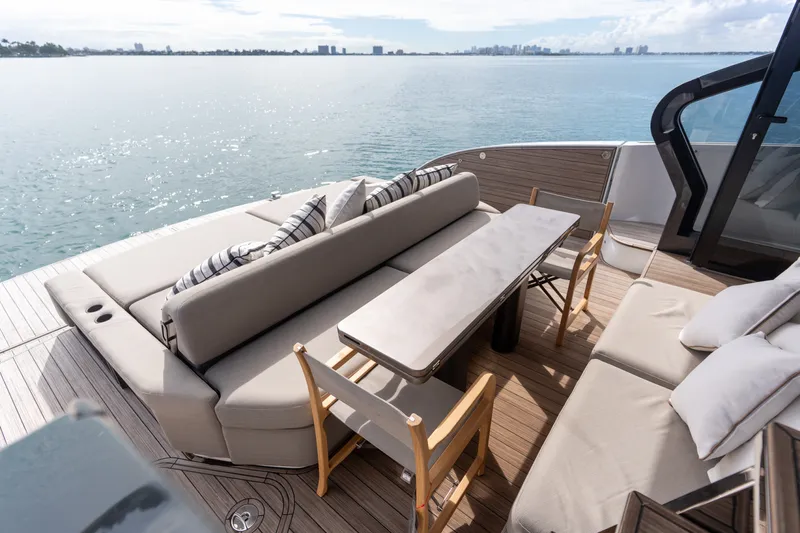 Slide: The Image of Azimut Seadeck 6 2026 - 5899315