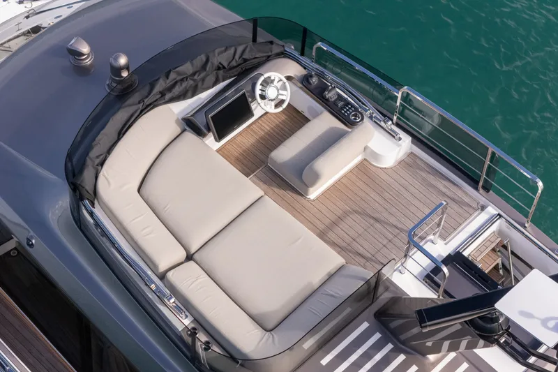 Slide: The Image of Azimut Seadeck 6 2026 - 5899290
