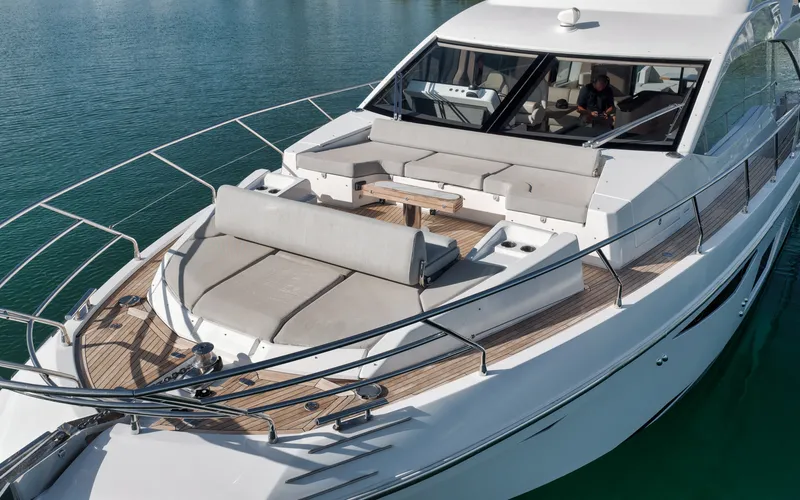 Slide: The Image of Azimut FLYBRIDGE 2022 - 5844479
