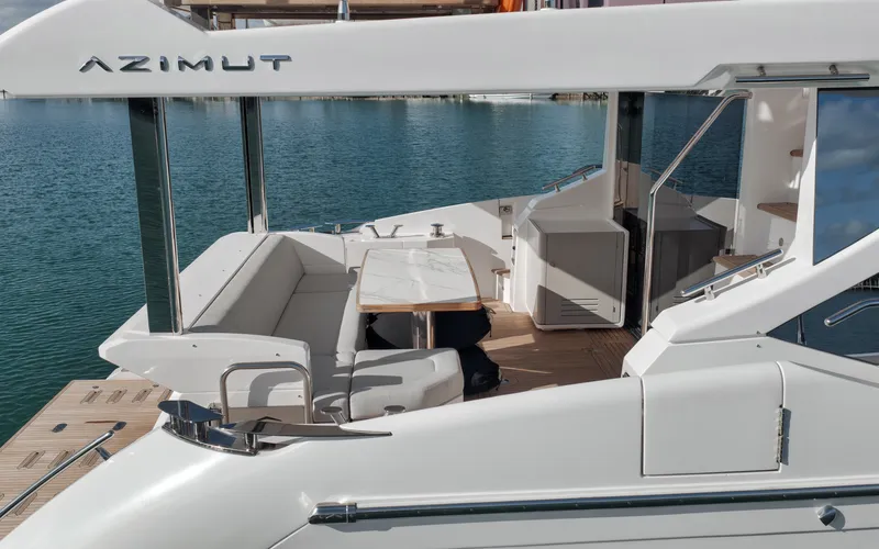 Slide: The Image of Azimut FLYBRIDGE 2022 - 5844492