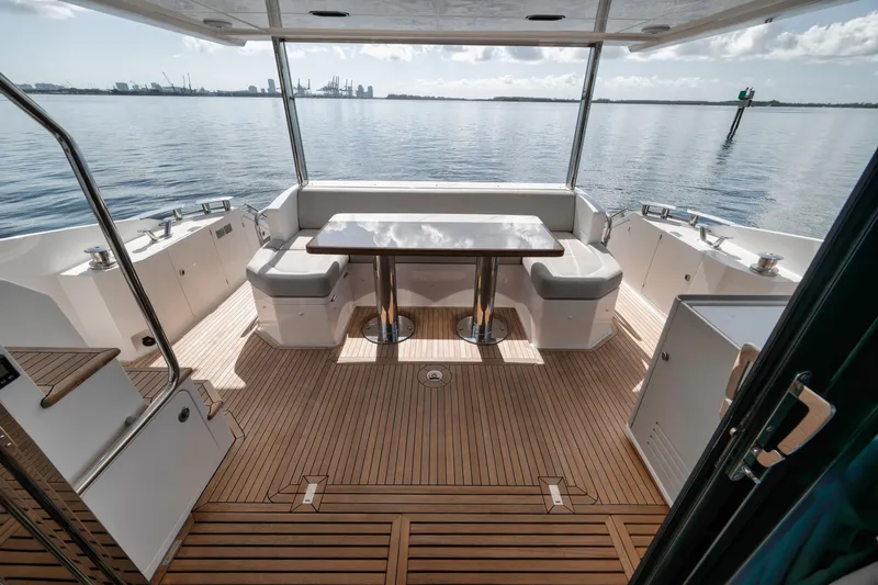 Slide: The Image of Azimut FLYBRIDGE 2022 - 5844496