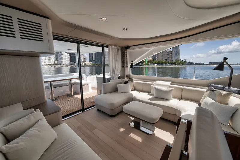 Slide: The Image of Azimut FLYBRIDGE 2022 - 5844500