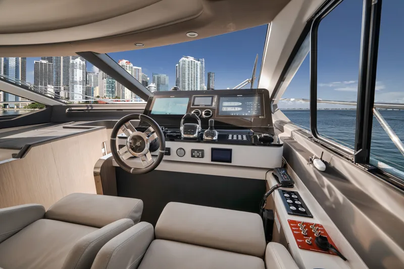 Slide: The Image of Azimut FLYBRIDGE 2022 - 5844502