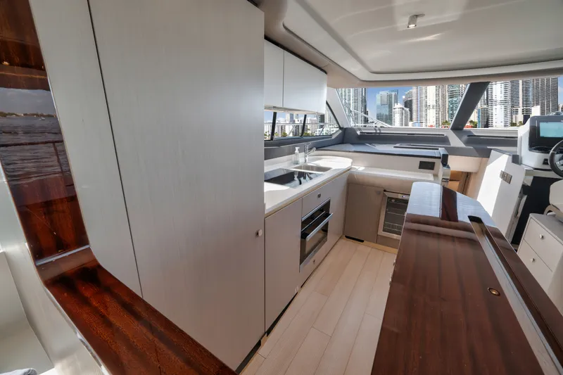 Slide: The Image of Azimut FLYBRIDGE 2022 - 5844506