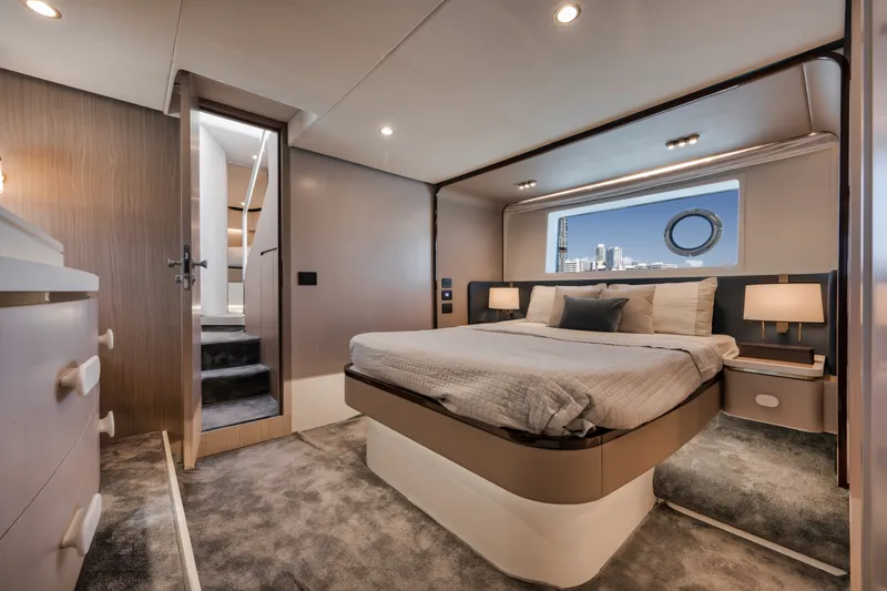 Slide: The Image of Azimut FLYBRIDGE 2022 - 5844511