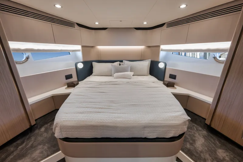 Slide: The Image of Azimut FLYBRIDGE 2022 - 5844514