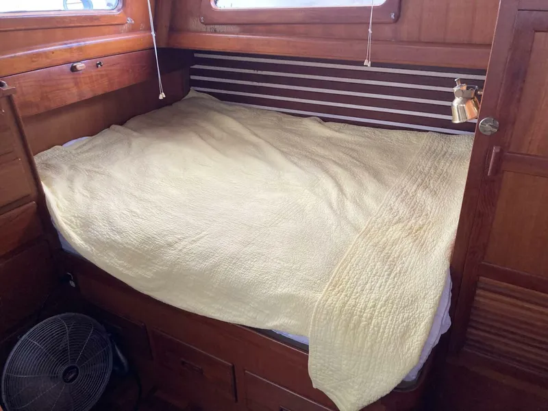 Slide: The Image of Albin Double Cabin 1981 - 5845290