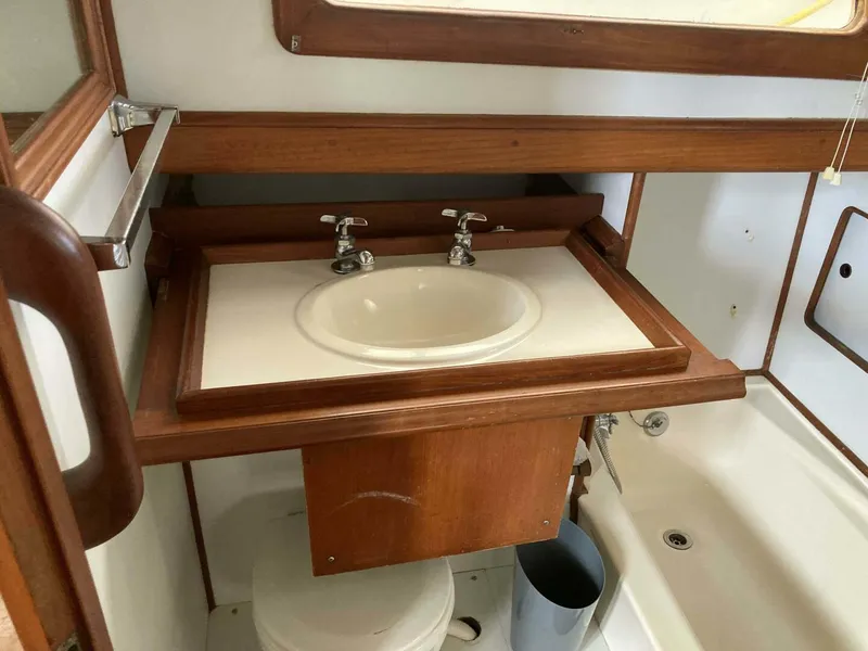 Slide: The Image of Albin Double Cabin 1981 - 5845292