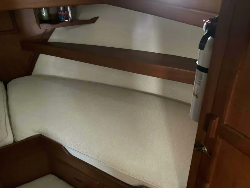 Slide: The Image of Albin Double Cabin 1981 - 5845286