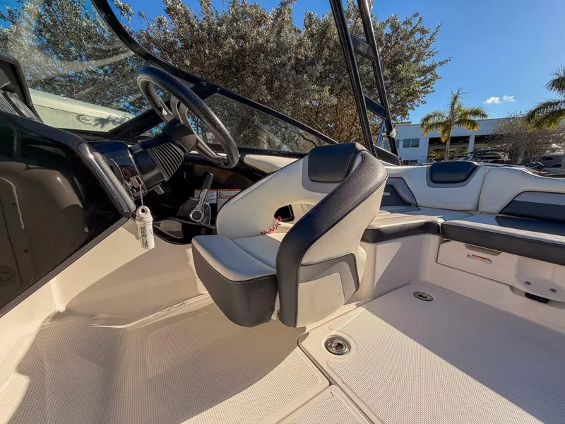 Slide: The Image of Yamaha AR195 2017 - 5888205