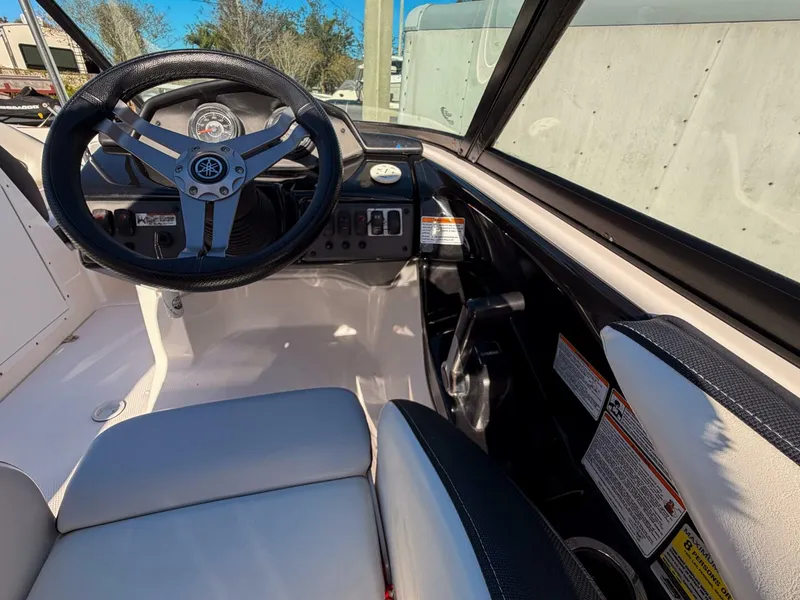 Slide: The Image of Yamaha AR195 2017 - 5888200