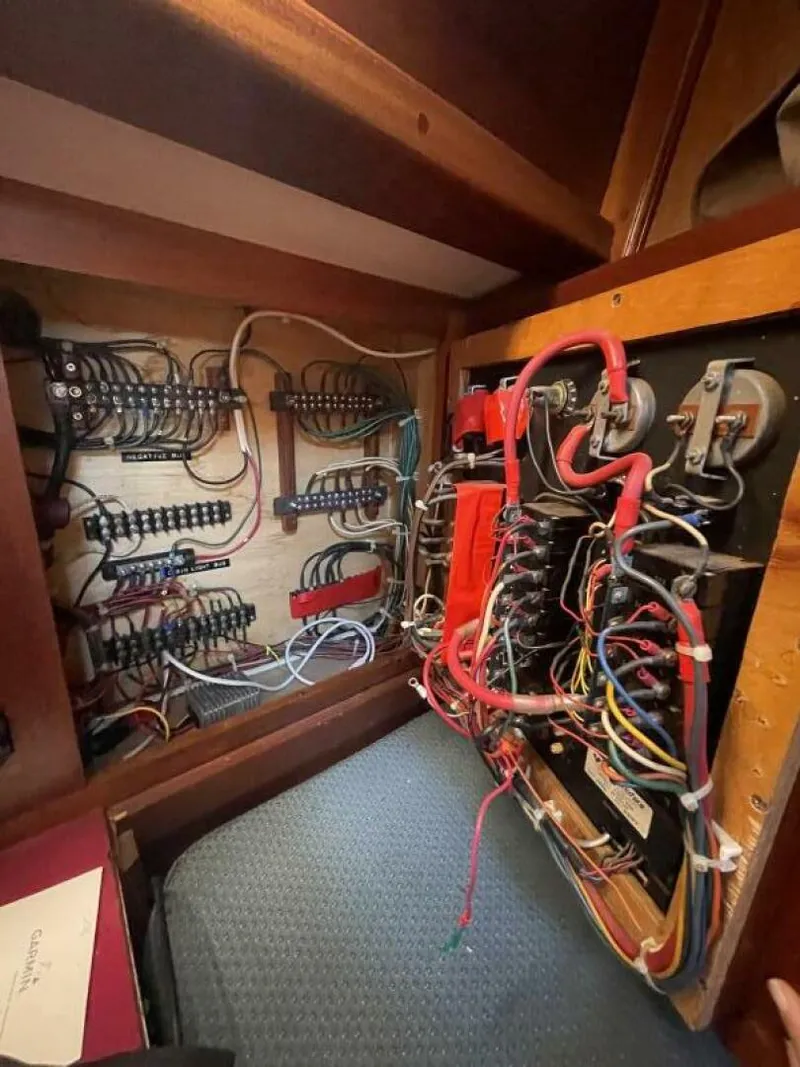 Slide: The Image of Gozzard 36 1987 - 5846850