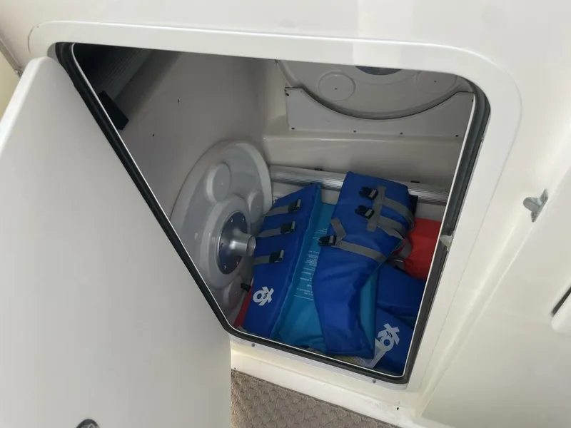 Slide: The Image of Sea Ray 270 SLX 2008 - 5855296