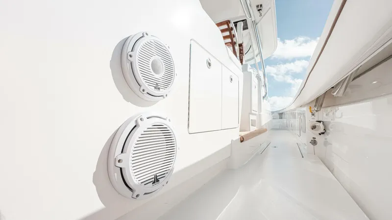 Slide: The Image of 2024 Valhalla V-55 - 5846065