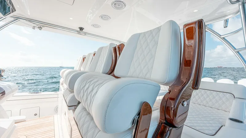 Slide: The Image of 2024 Valhalla V-55 - 5846075