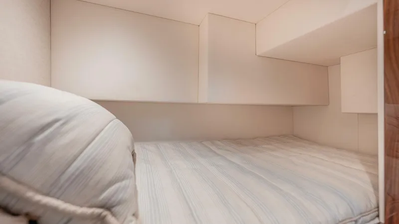 Slide: The Image of 2024 Valhalla V-55 - 5846156