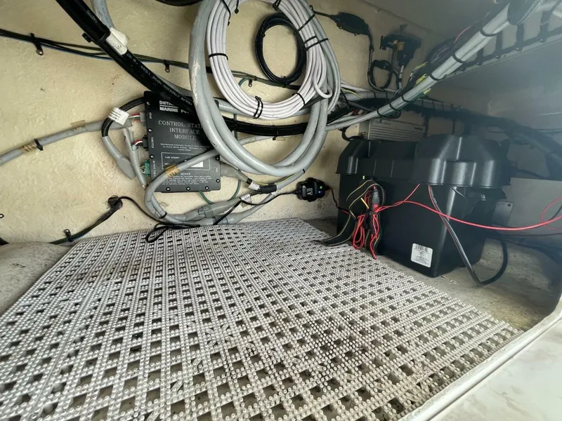 Slide: The Image of Sea Ray 48 Sedan Bridge 1998 - 5846323